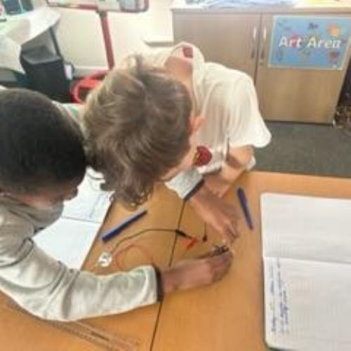 Investigating circuits 💡